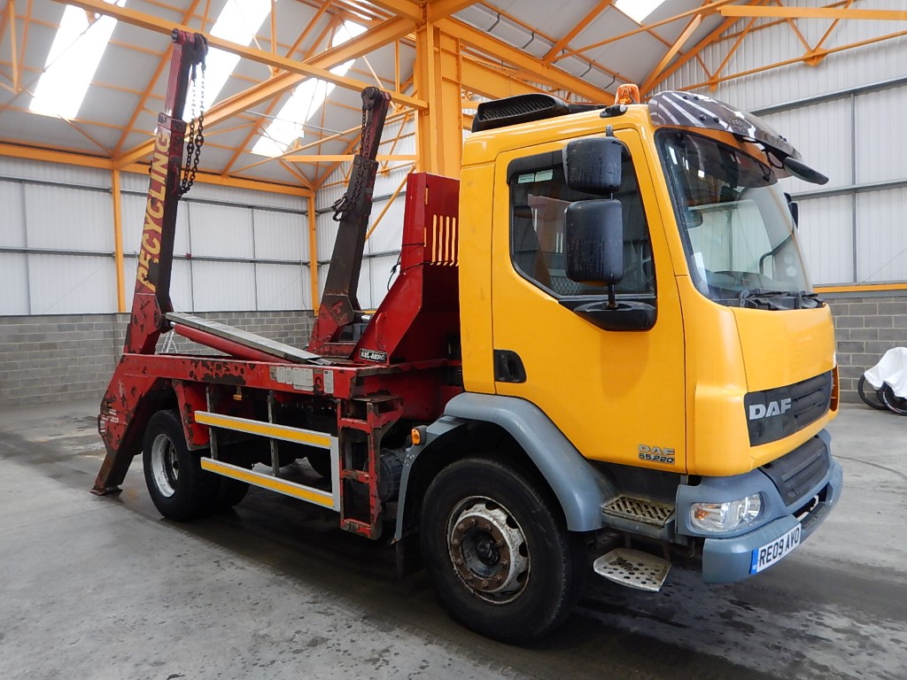 DAF LF55 220, 4 X 2 18 TONNE SKIP LOADER - 2009 - RE09 AVO - Walker ...