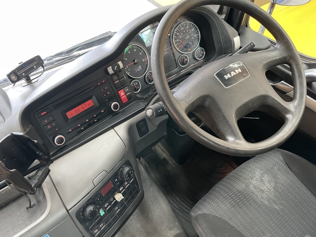 MAN TGM 18.250 *EURO 6*, 4X2 PINCE À BRIQUES DE 18 TONNES - 2015 - DK15 ZCX