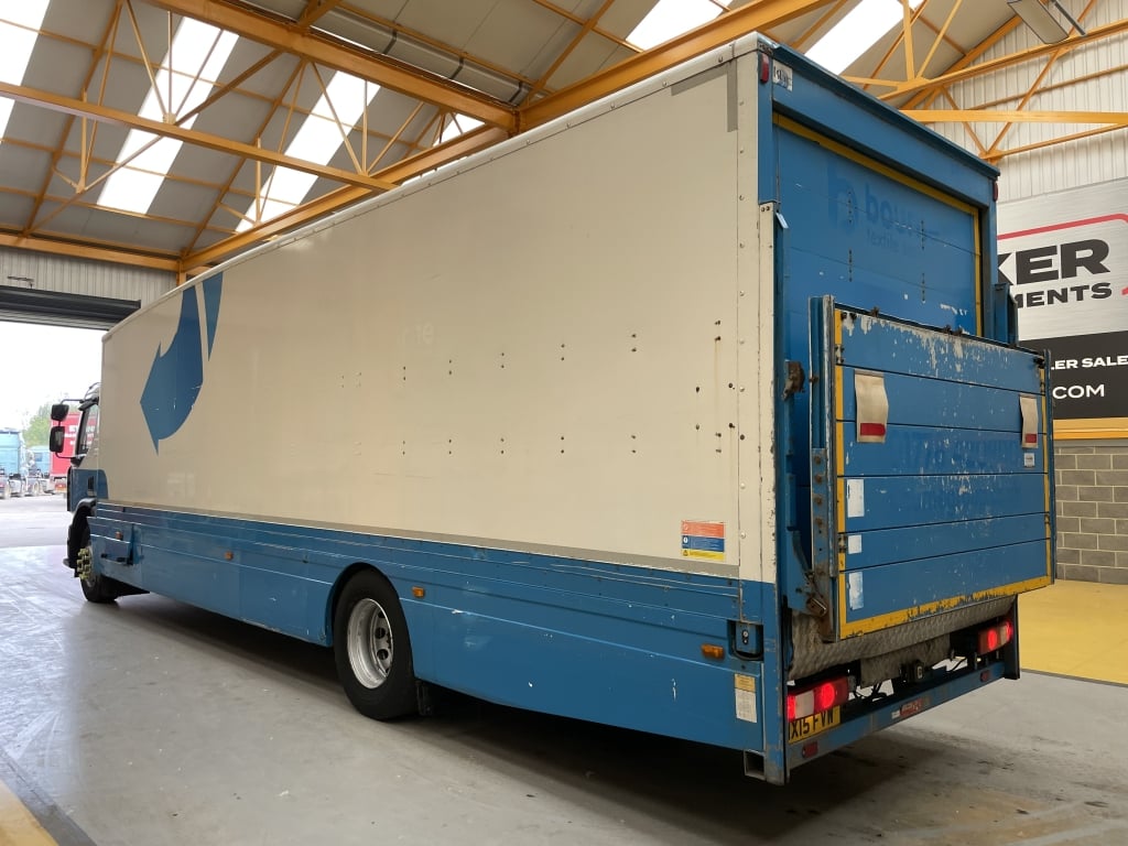 RENAULT D18 WIDE 15 TONNES *EURO 6*, 4X2 STREAMLINE BOX BODY - 2015 - HX15 FVW