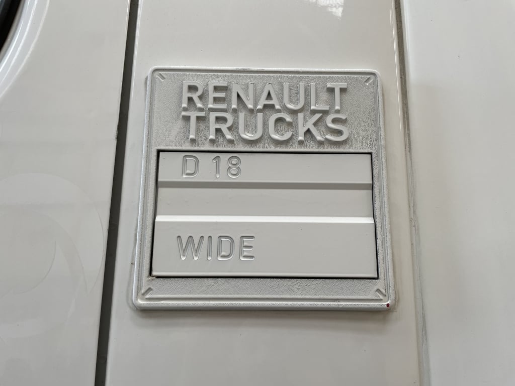 RENAULT D18 WIDE 15 TONNES *EURO 6*, 4X2 STREAMLINE BOX BODY - 2015 - HX15 FVW