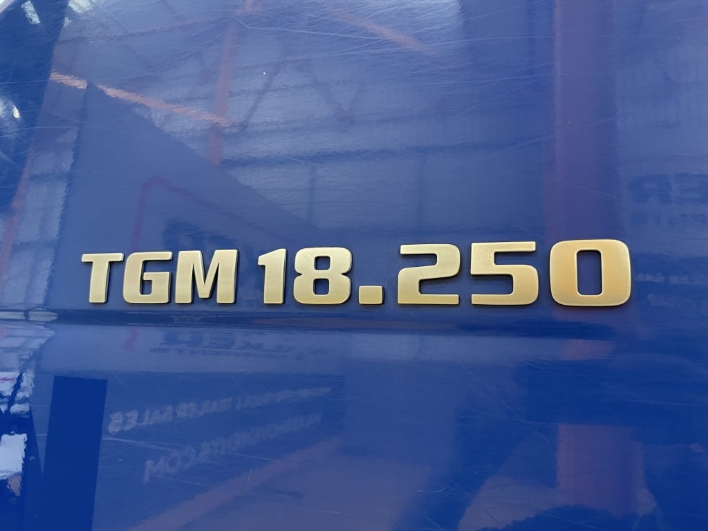 MAN TGM 18.250 *EURO 6* 4X2 18 TONNES PINCE À BRIQUES - 2015 - DK15 ZDG