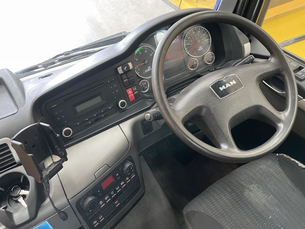 MAN TGM 18.250 *EURO 6* 4X2 18 TONNES PINCE À BRIQUES - 2015 - DE15 MYD