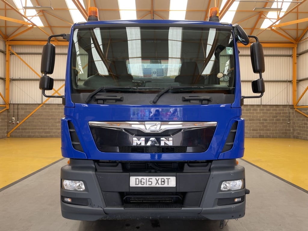 MAN TGM 18.250 *EURO 6* 4X2 18 TONNES PINCE À BRIQUES - 2015 - DG15 XBT
