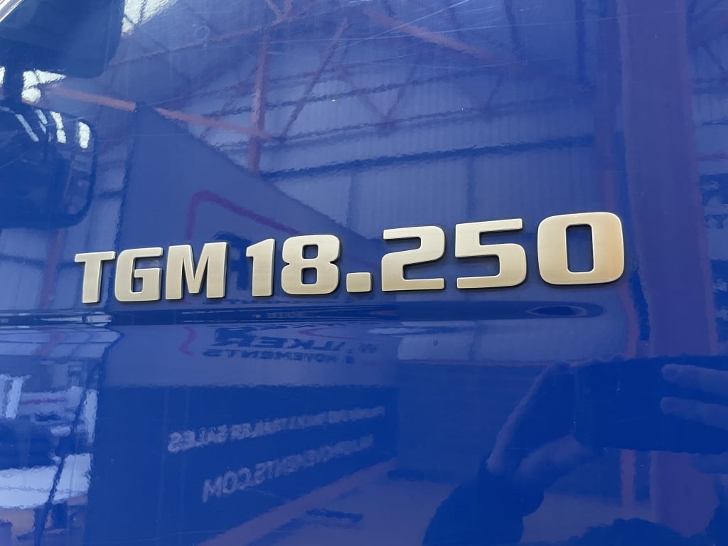 MAN TGM 18.250 *EURO 6* 4X2 18 TONNES PINCE À BRIQUES - 2015 - DG15 XBT
