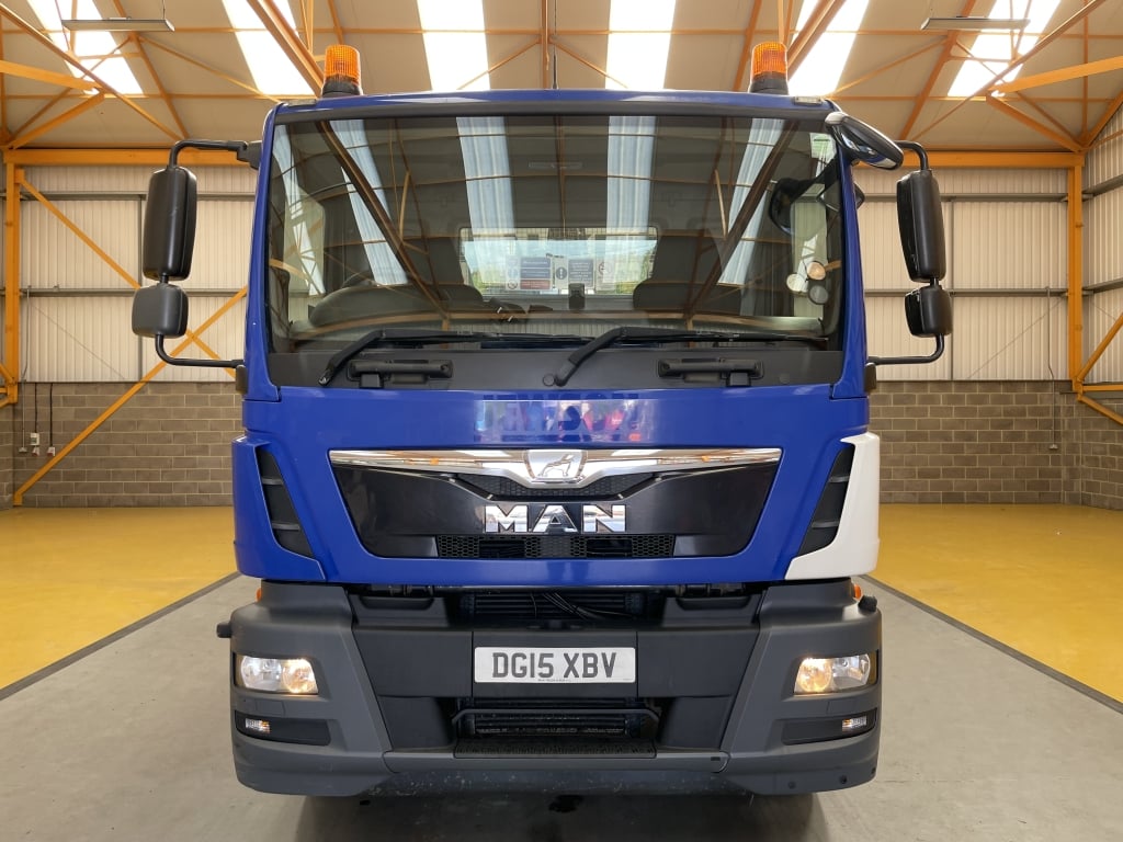 MAN TGM 18.250 *EURO 6* 4X2 18 TONNES PINCE À BRIQUES - 2015 - DG15 XBV