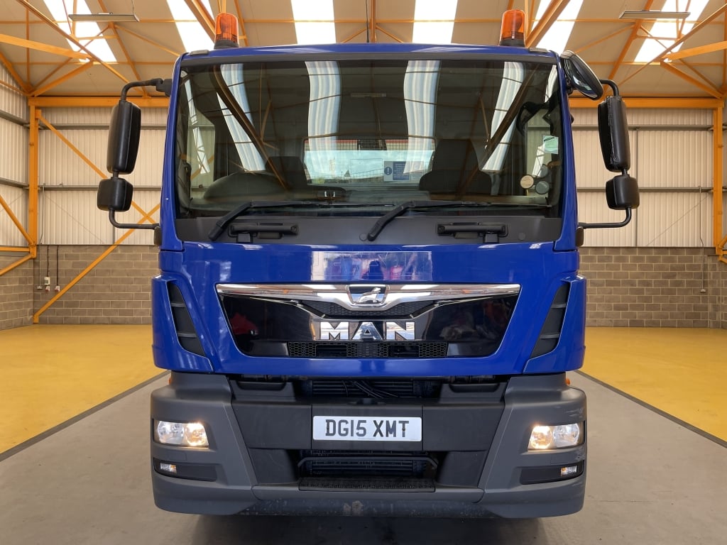 MAN TGM 18.250 *EURO 6* 4X2 18 TONNES PINCE À BRIQUES - 2015 - DG15 XMT