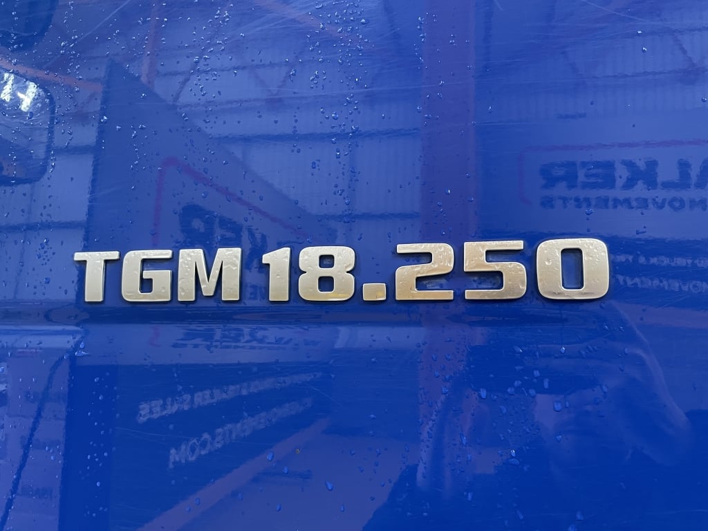 MAN TGM 18.250 *EURO 6* 4X2 18 TONNES PINCE À BRIQUES - 2015 - DG15 XBP