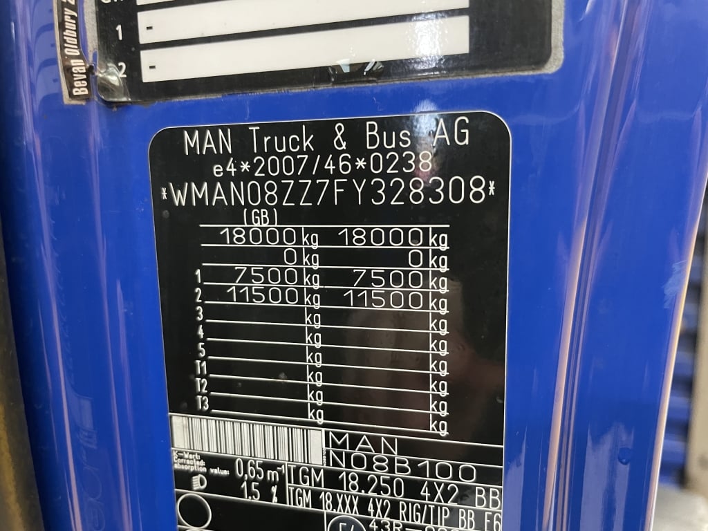 MAN TGM 18.250 *EURO 6* 4X2 18 TONNES PINCE À BRIQUES - 2015 - DG15 XBP