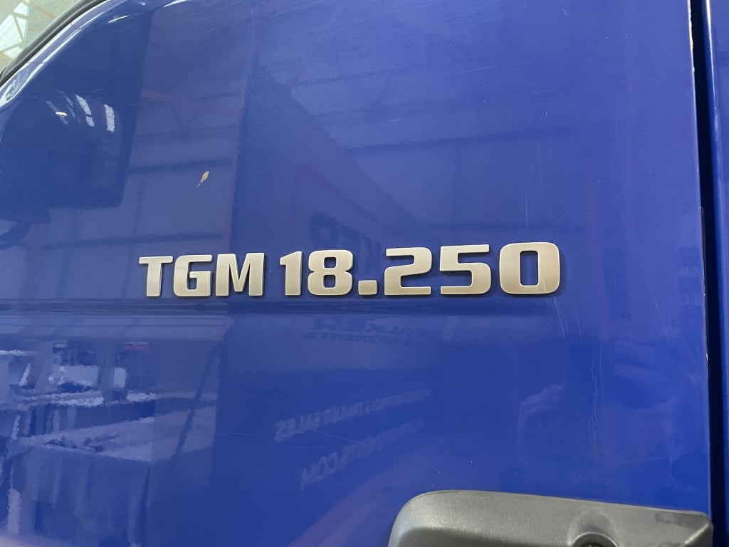 MAN TGM 18.250 *EURO 6*, 4X2 PINCE À BRIQUES DE 18 TONNES - 2015 - DG65 NXL