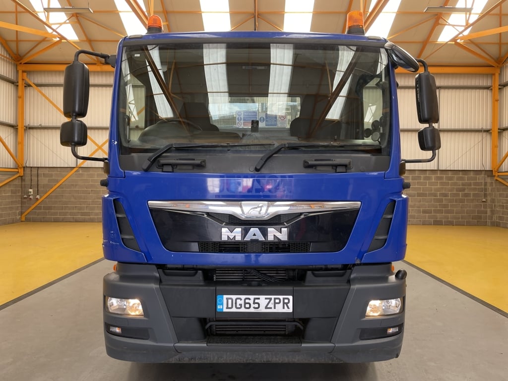 MAN TGM 18.250 *EURO 6*, 4X2 PINCE À BRIQUES DE 18 TONNES - 2015 - DG65 ZPR