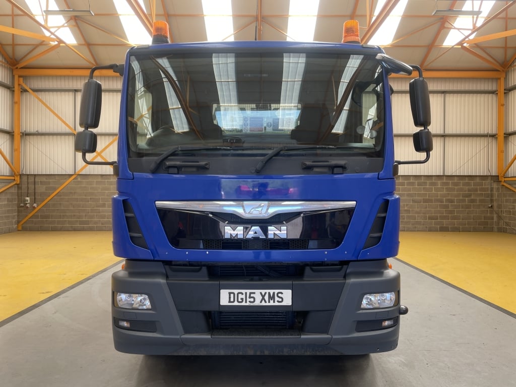 MAN TGM 18.250 *EURO 6* 4X2 18 TONNES PINCE À BRIQUES - 2015 - DG15 XMS
