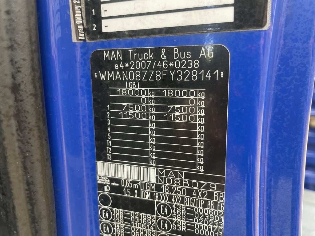 MAN TGM 18.250 *EURO 6* 4X2 18 TONNES PINCE À BRIQUES - 2015 - DG15 XMS