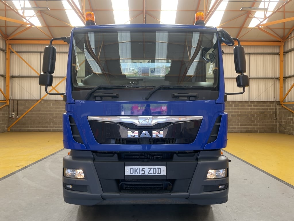 MAN TGM 18.250 *EURO 6* 4X2 18 TONNES PINCE À BRIQUES - 2015 - DK15 ZDD