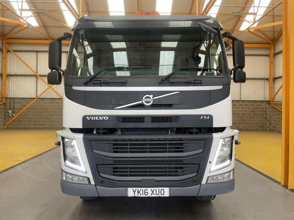 VOLVO FM410 *EURO 6* 8X4 ALUMINIUM INSULATED TIPPER – 2016 – YK16 XUO