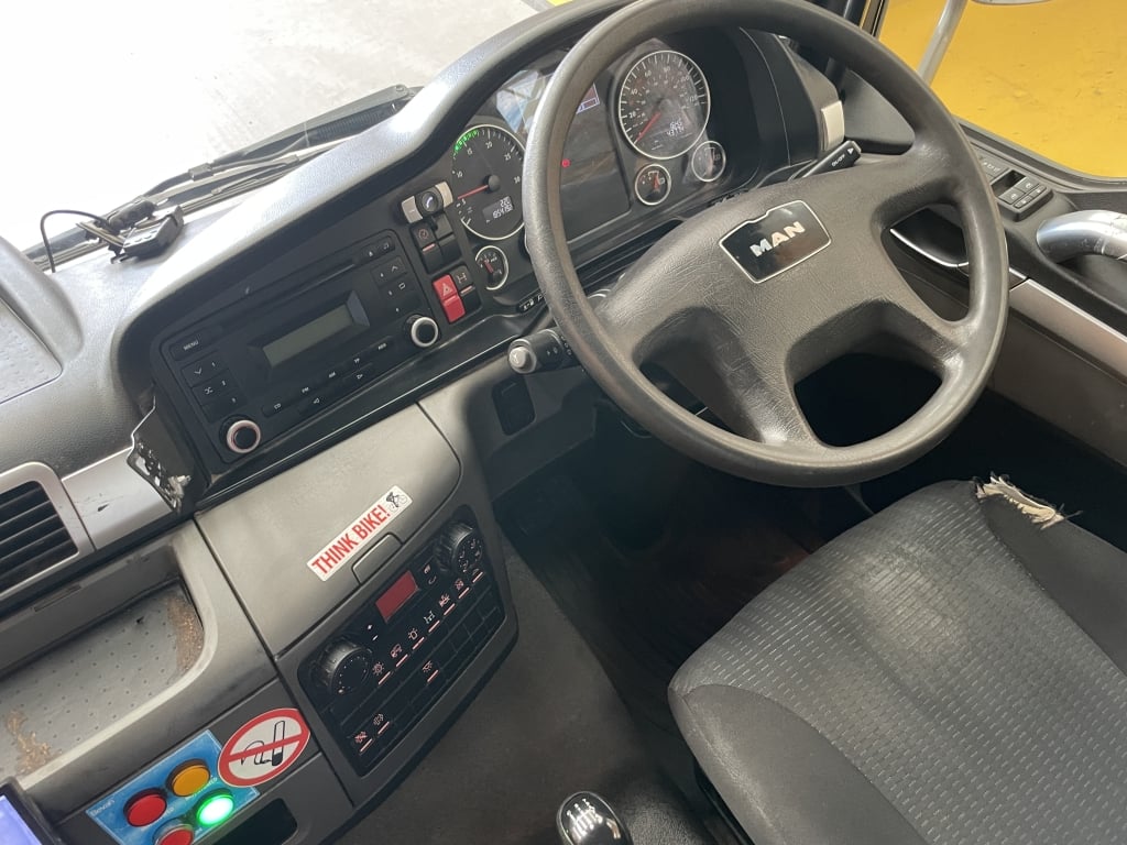 MAN TGM 18.250 *EURO 6* 4X2 18 TONNES PINCE À BRIQUES - 2015 - DE15 MXT