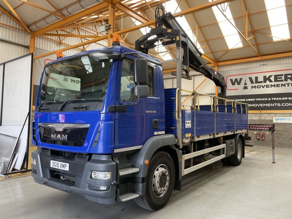 MAN TGM 18.250 *EURO 6* 4X2 18 TONNES PINCE À BRIQUES - 2015 - DG15 XMP