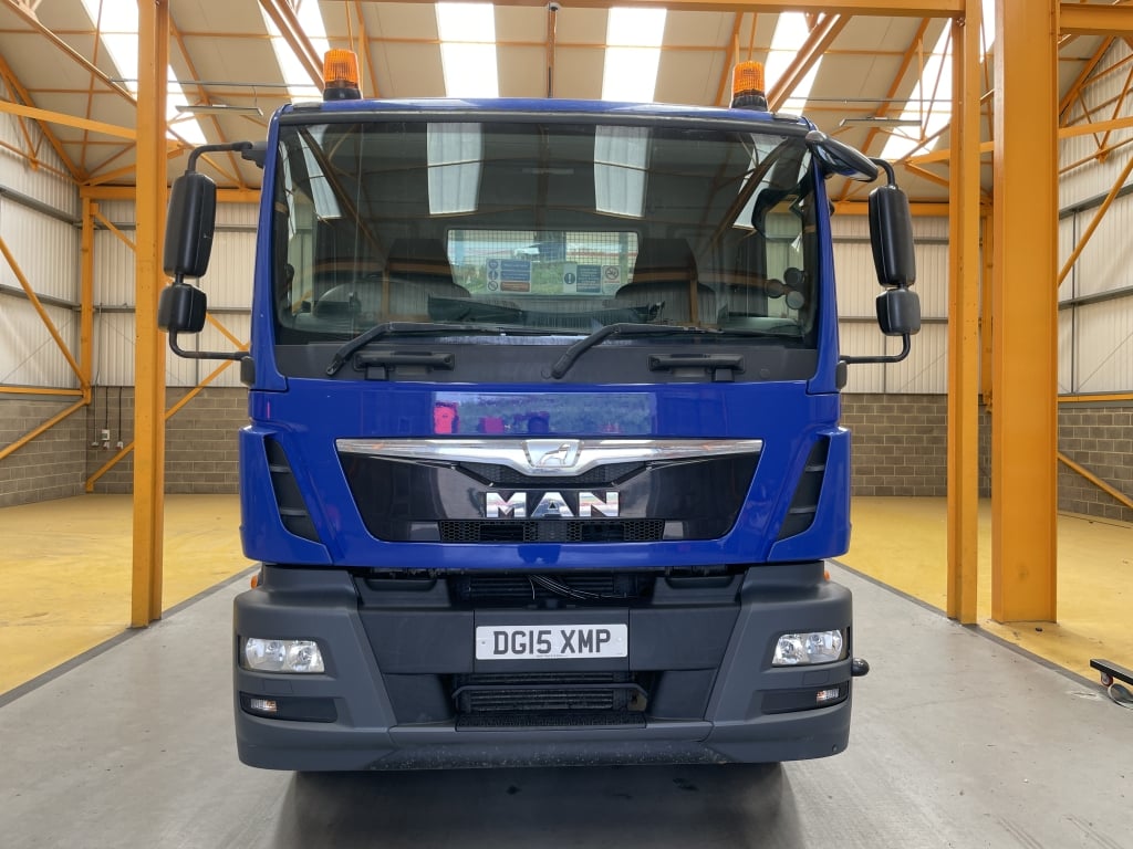 MAN TGM 18.250 *EURO 6* 4X2 18 TONNES PINCE À BRIQUES - 2015 - DG15 XMP