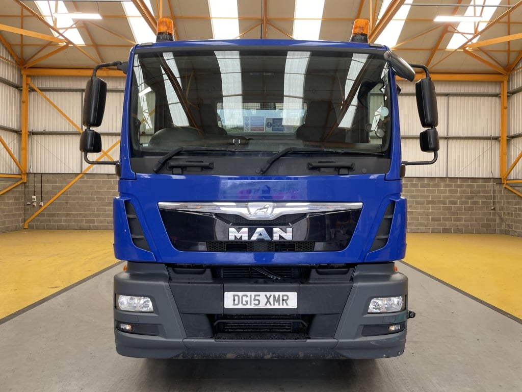 MAN TGM 18.250 *EURO 6* 4X2 18 TONNES PINCE À BRIQUES - 2015 - DG15 XMR