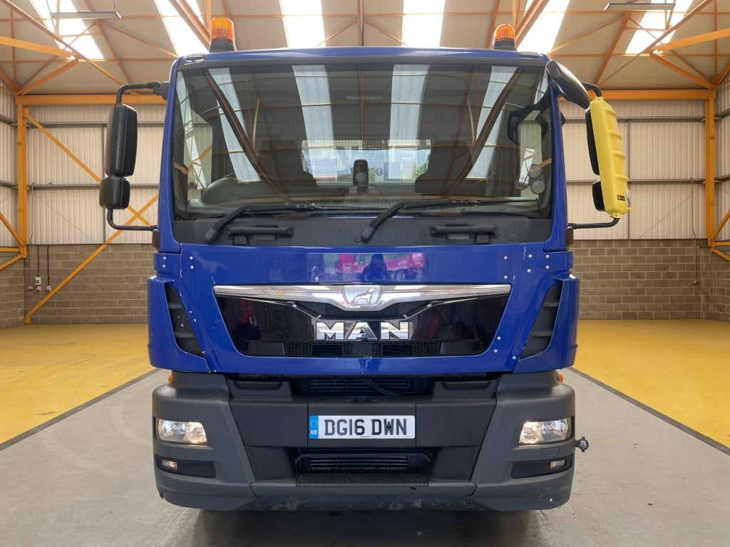 MAN TGM 18.250 *EURO 6*, 4X2 18 TONNES PINCE À BRIQUES - 2016 - DG16 DWN