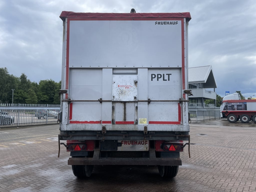 CRANE FRUEHAUF 70 CU-YD ALUMINIUM PLANK SIDED SLOPER BULK TIPPING TRAILER – 2015 – C391548