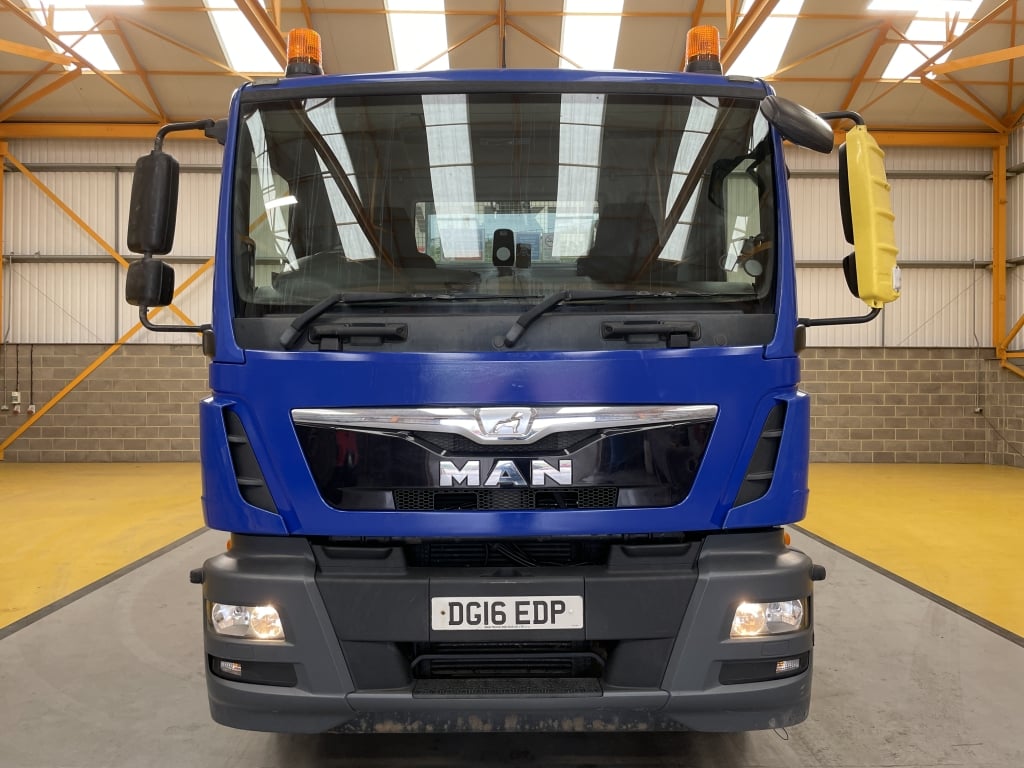 MAN TGM 18.250 *EURO 6*, 4X2 PINCE À BRIQUES DE 18 TONNES - 2016 - DG16 EDP