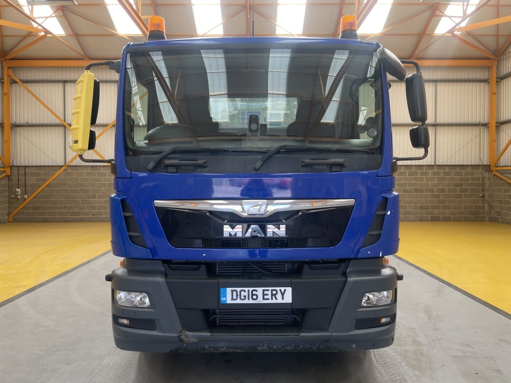 MAN TGM 18.250 *EURO 6*, 4X2 PINCE À BRIQUES DE 18 TONNES - 2016 - DG16 ERY