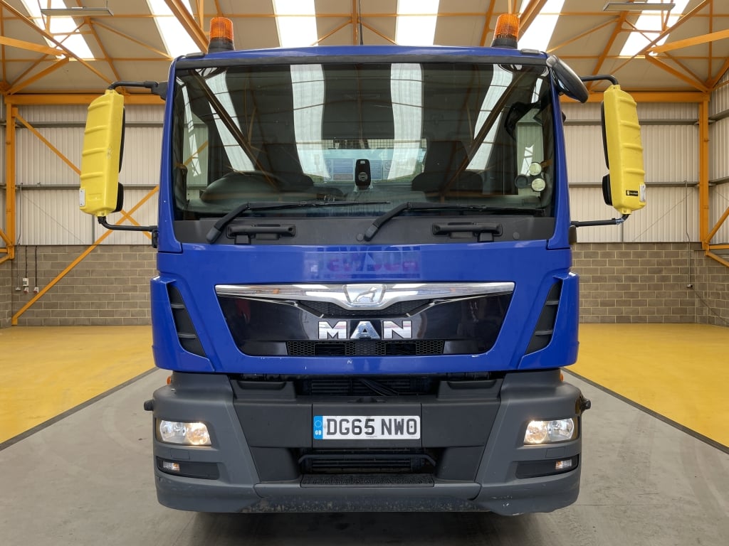 MAN TGM 18.250 *EURO 6*, 4X2 PINCE À BRIQUES DE 18 TONNES - 2015 - DG65 NWO
