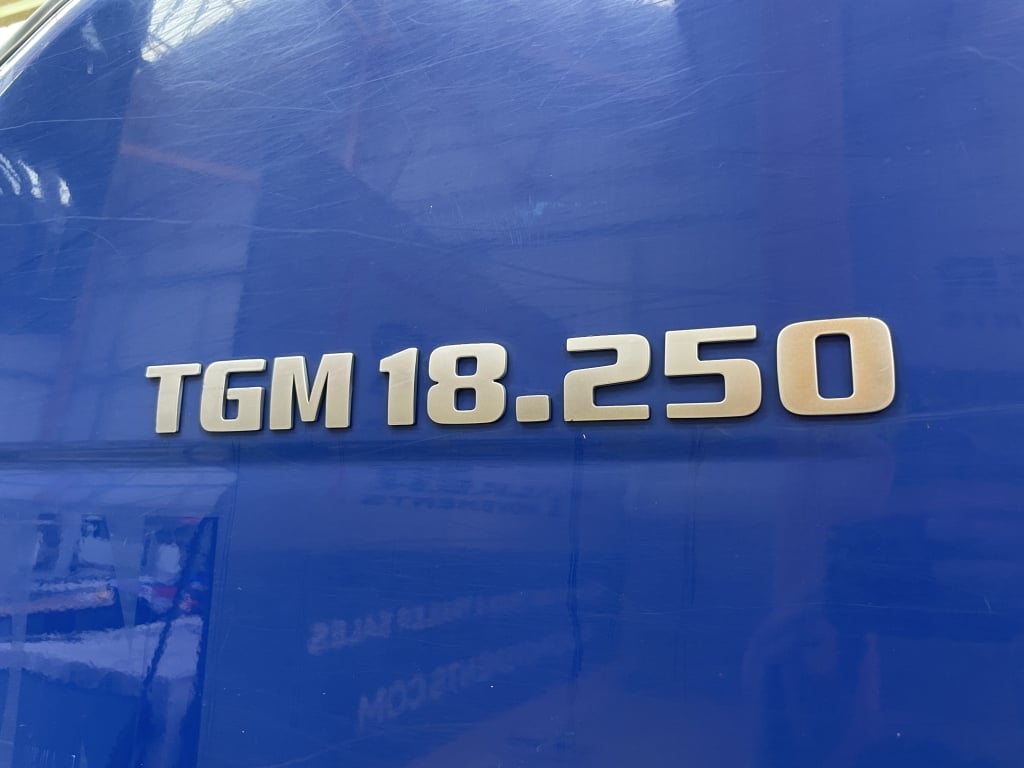 MAN TGM 18.250 *EURO 6*, 4X2 PINCE À BRIQUES DE 18 TONNES - 2015 - DG65 NWO
