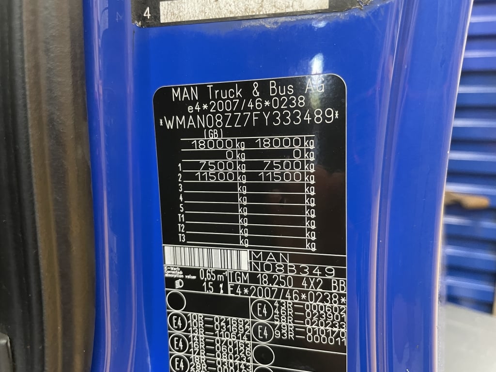 MAN TGM 18.250 *EURO 6*, 4X2 PINCE À BRIQUES DE 18 TONNES - 2015 - DG65 NWO