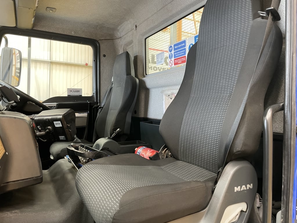 MAN TGM 18.250 *EURO 6*, 4X2 PINCE À BRIQUES DE 18 TONNES - 2015 - DG65 ZPN