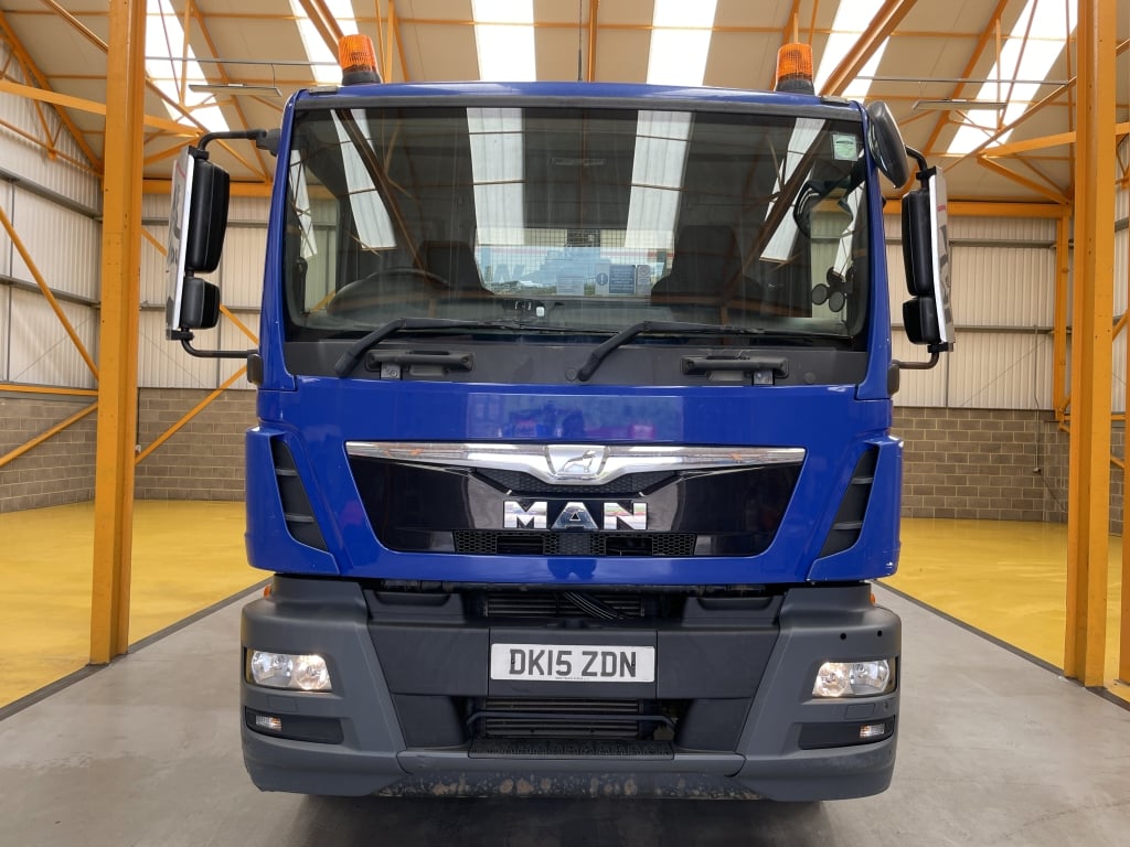 MAN TGM 18.250 *EURO 6* 4X2 18 TONNES PINCE À BRIQUES - 2015 - DK15 ZDN