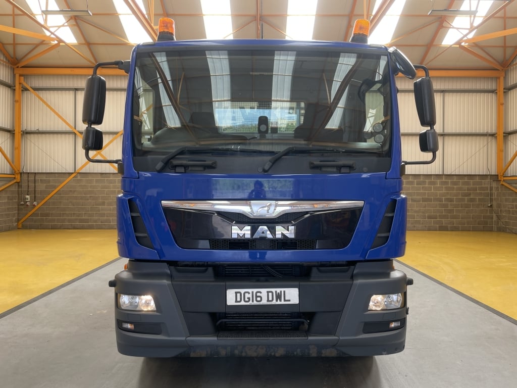 MAN TGM 18.250 *EURO 6*, 4X2 PINCE À BRIQUES DE 18 TONNES - 2016 - DG16 DWL