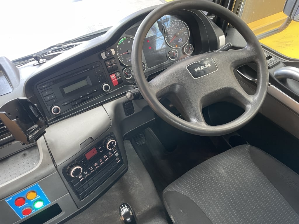 MAN TGM 18.250 *EURO 6*, 4X2 PINCE À BRIQUES DE 18 TONNES - 2016 - DG16 DWP