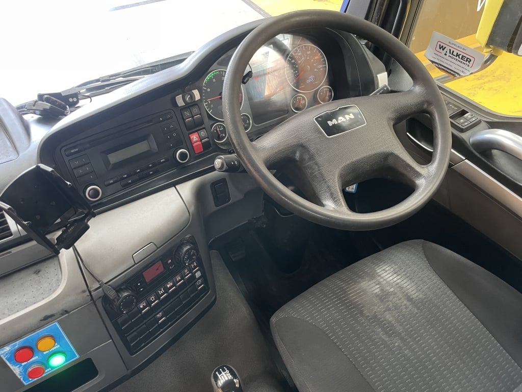 MAN TGM 18.250 *EURO 6*, 4X2 PINCE À BRIQUES DE 18 TONNES - 2015 - DG65 UZT