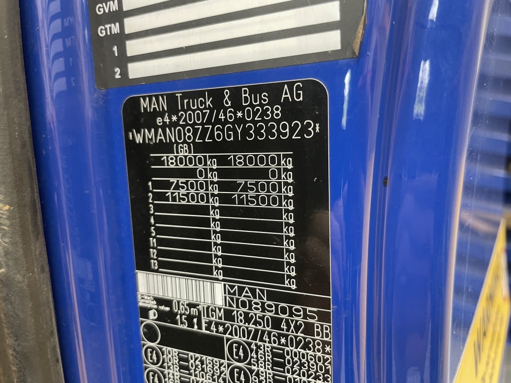 MAN TGM 18.250 *EURO 6*, 4X2 PINCE À BRIQUES DE 18 TONNES - 2015 - DG65 UZT