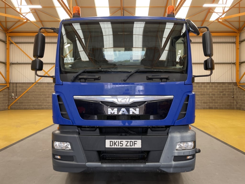 MAN TGM 18.250 *EURO 6* 4X2 18 TONNES PINCE À BRIQUES - 2015 - DK15 ZDF