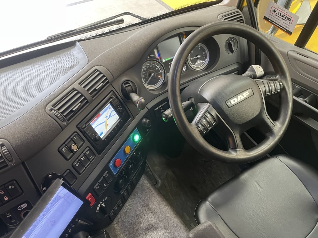 DAF CF330 *EURO 6* 6X2 TIPPER/CRANE – 2017 – HX17 NXE