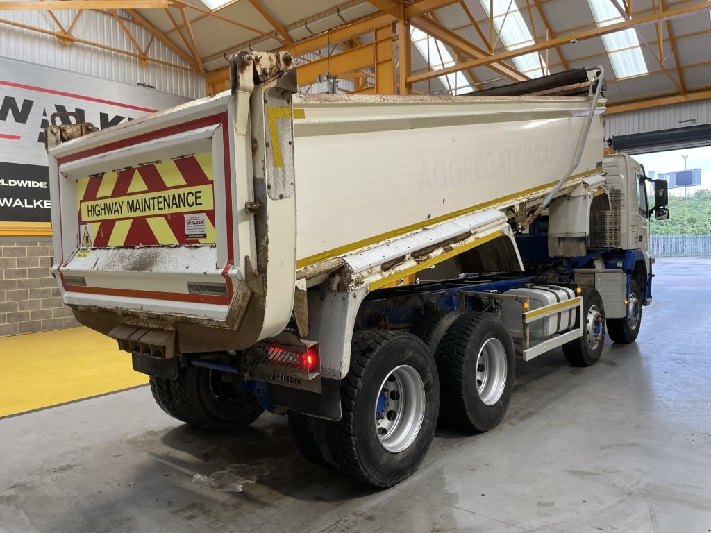 VOLVO FM 410 *EURO 6*, 8X4 STEEL TIPPER – 2016 – AY16 OLC
