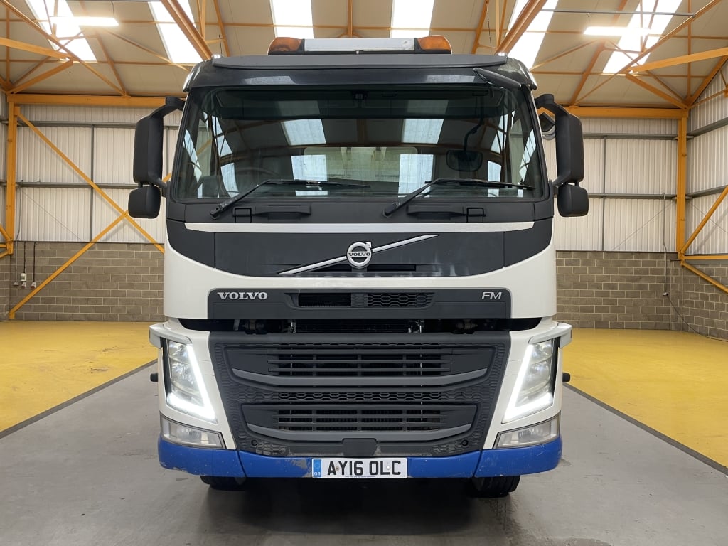 VOLVO FM 410 *EURO 6*, 8X4 STEEL TIPPER – 2016 – AY16 OLC