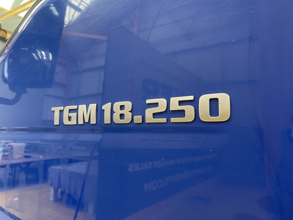 MAN TGM 18.250 *EURO 6*, 4X2 PINCE À BRIQUES DE 18 TONNES - 2016 - DG65 YMJ