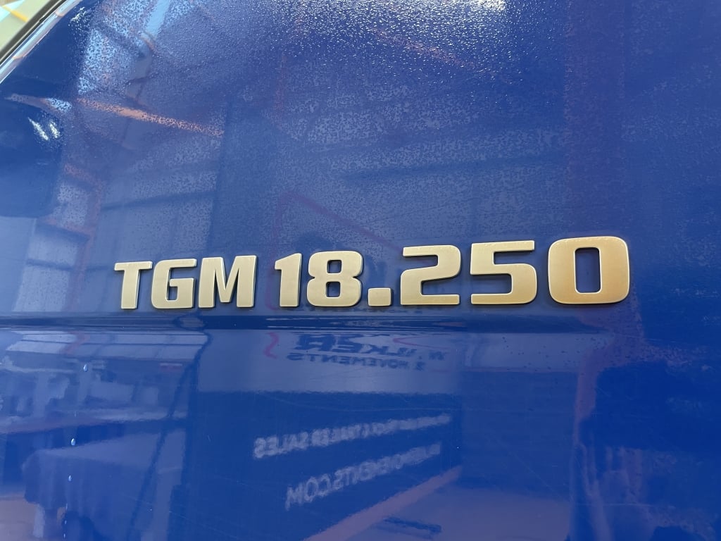 MAN TGM 18.250 *EURO 6* 4X2 18 TONNES PINCE À BRIQUES - 2015 - DE15 MXG