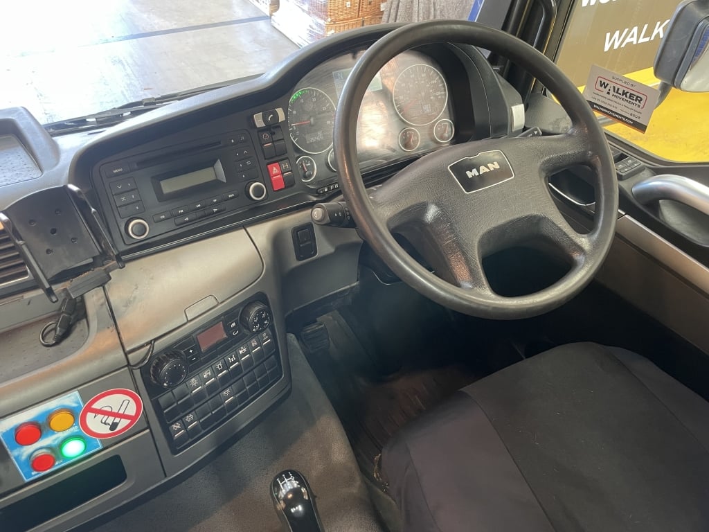 MAN TGM 18.250 *EURO 6* 4X2 18 TONNES PINCE À BRIQUES - 2015 - DE15 MXG