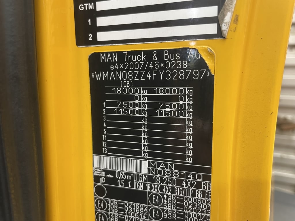 MAN TGM 18.250 *EURO 6* 4X2 18 TONNES PINCE À BRIQUES - 2015 - DG15 XBR