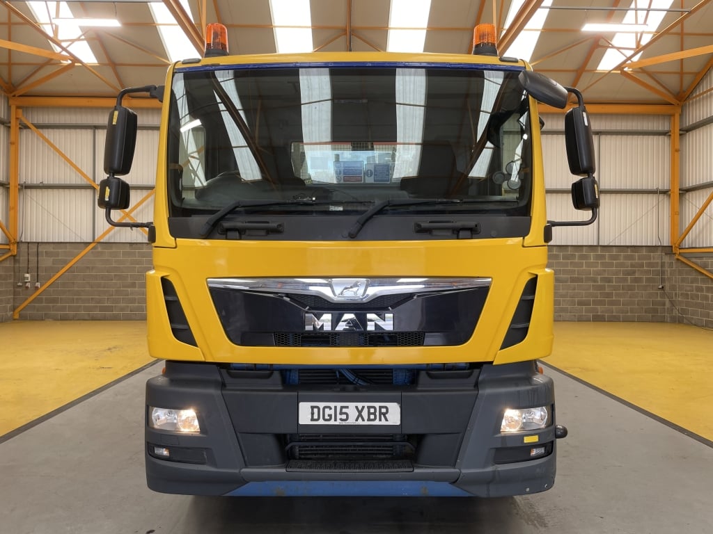MAN TGM 18.250 *EURO 6* 4X2 18 TONNES PINCE À BRIQUES - 2015 - DG15 XBR