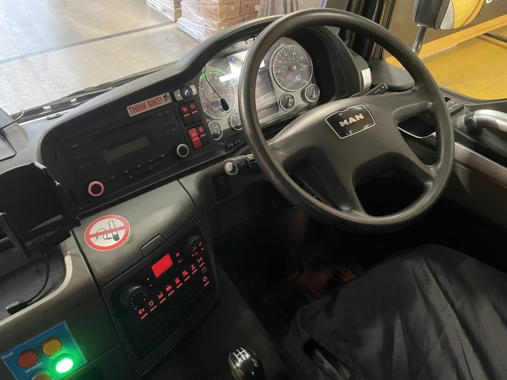 MAN TGM 18.250 *EURO 6*, 4X2 PINCE À BRIQUES DE 18 TONNES - 2016 - DG16 EDJ