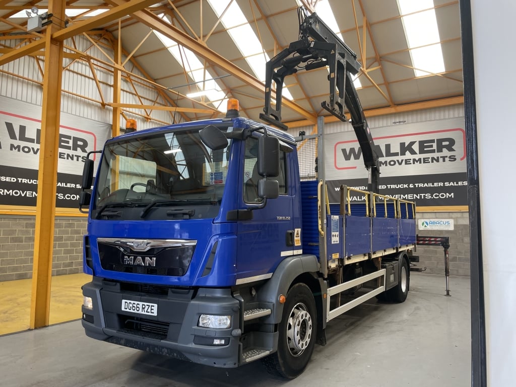 MAN TGM 18.250 *EURO 6*, 4X2 PINCE À BRIQUES DE 18 TONNES - 2016 - DG66 RZE