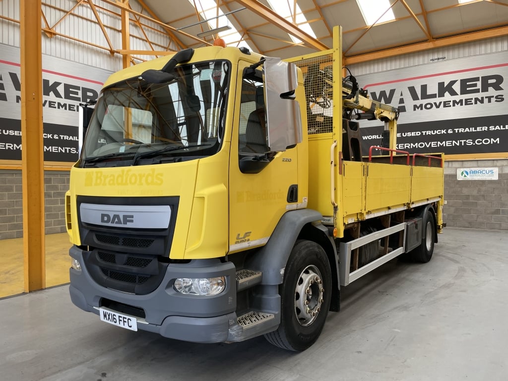 DAF LF220 *EURO 6* 4X2 18 TONNES PINCE À BRIQUES - 2016 - MX16 FFC