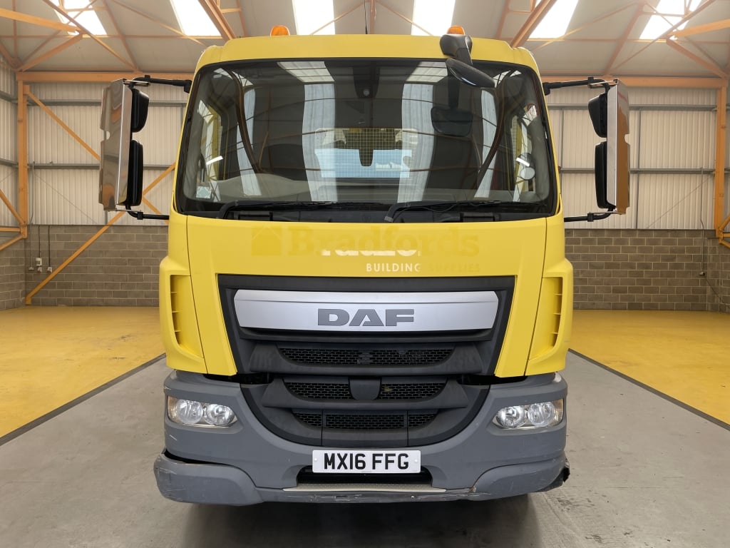 DAF LF220 *EURO 6* 4X2 18 TONNES PINCE À BRIQUES - 2016 - MX16 FFG