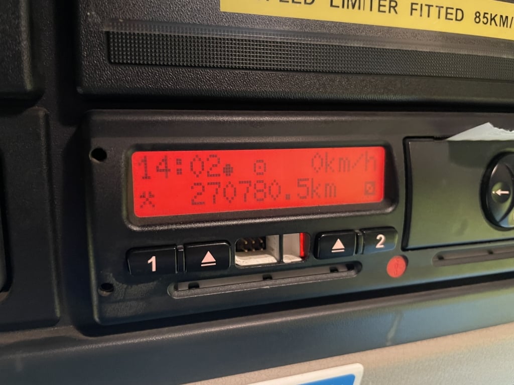 DAF LF220 *EURO 6* 4X2 18 TONNES PINCE À BRIQUES - 2015 - WA15 XPD