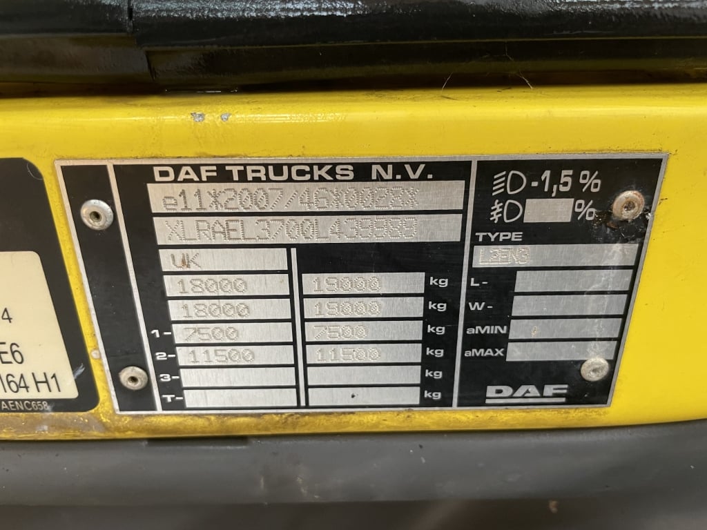 DAF LF220 *EURO 6* 4X2 18 TONNES PINCE À BRIQUES - 2015 - WA15 XPD